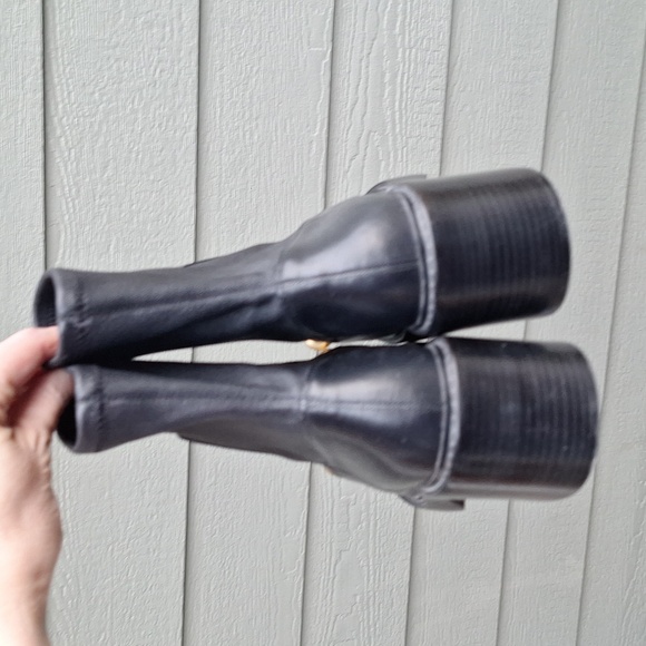 Coach Kenna Black leather chain boots size 10 - Picture 6 of 10